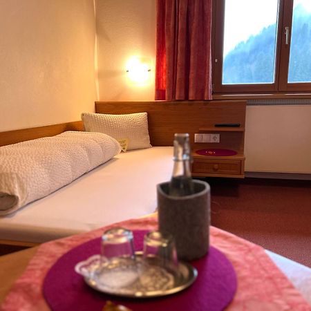 Pension Christophorus Hotel Garni パーテネン エクステリア 写真