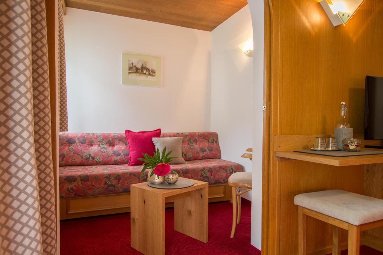 Pension Christophorus Hotel Garni パーテネン エクステリア 写真