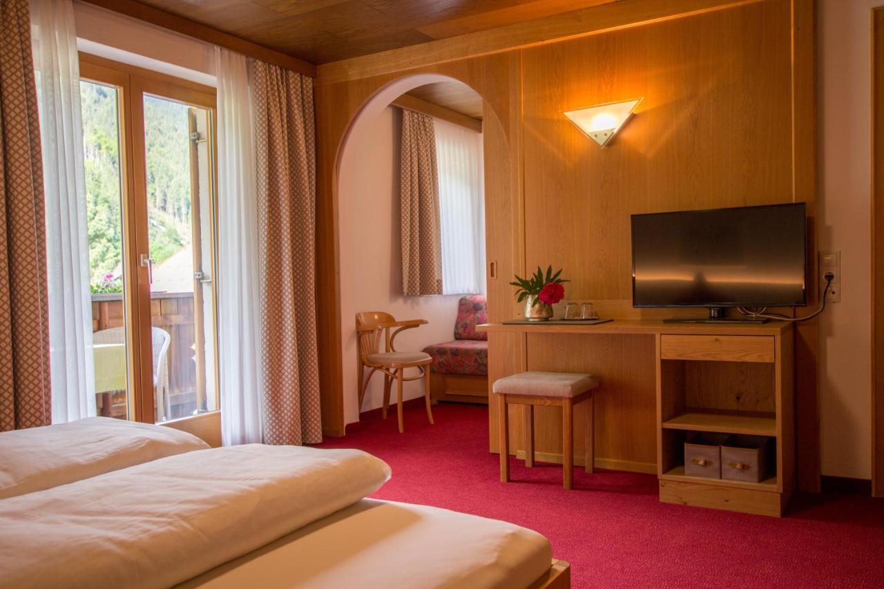 Pension Christophorus Hotel Garni パーテネン エクステリア 写真
